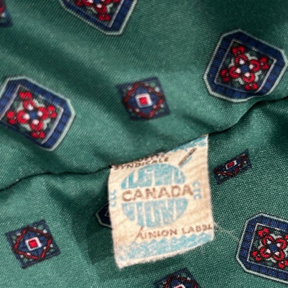 Elegant Navy Blue Belted Coat wool and cashmere, made in Canada - Picture 2 of 14